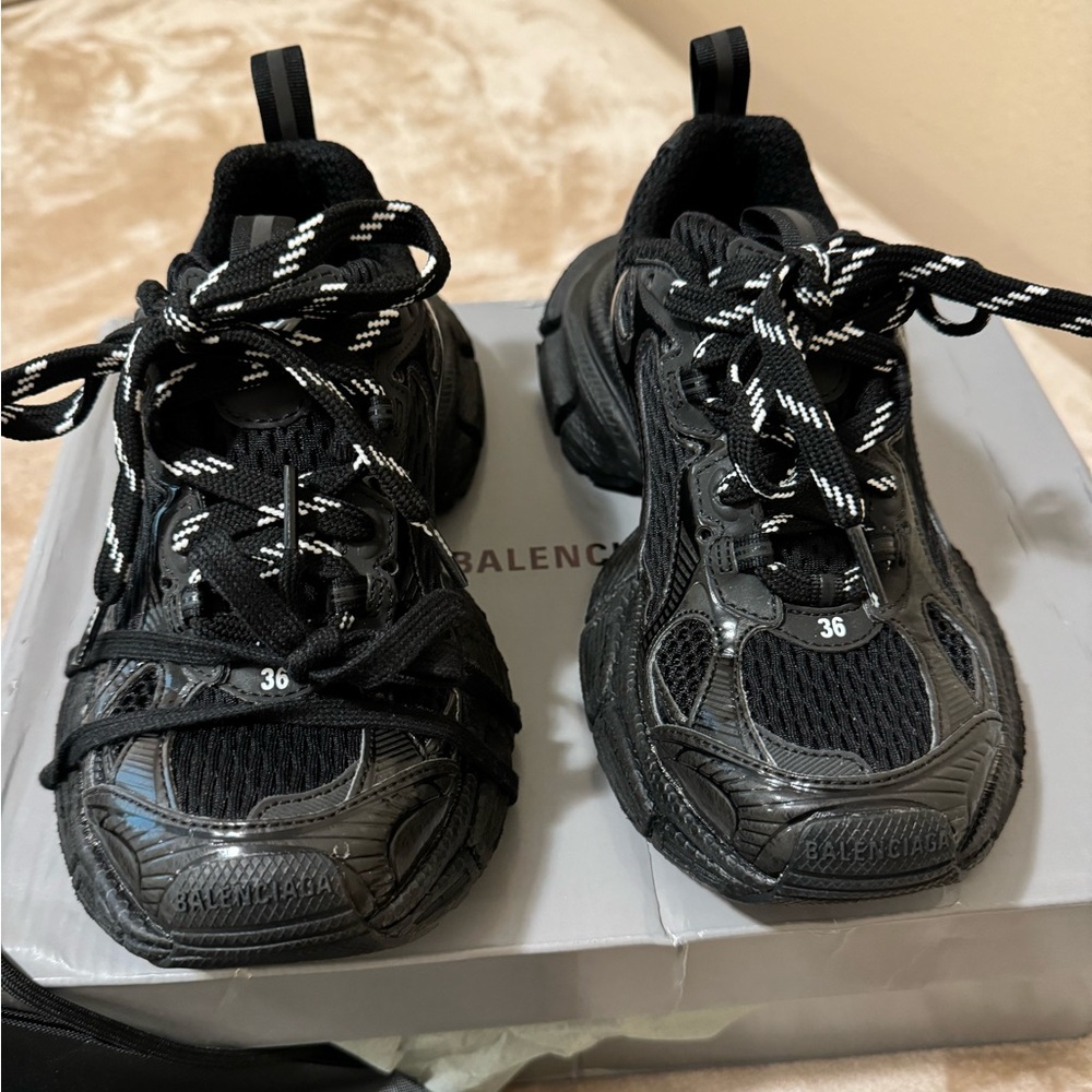 BALENCIAGA WOMEN'S 3XL SNEAKER IN BLACK